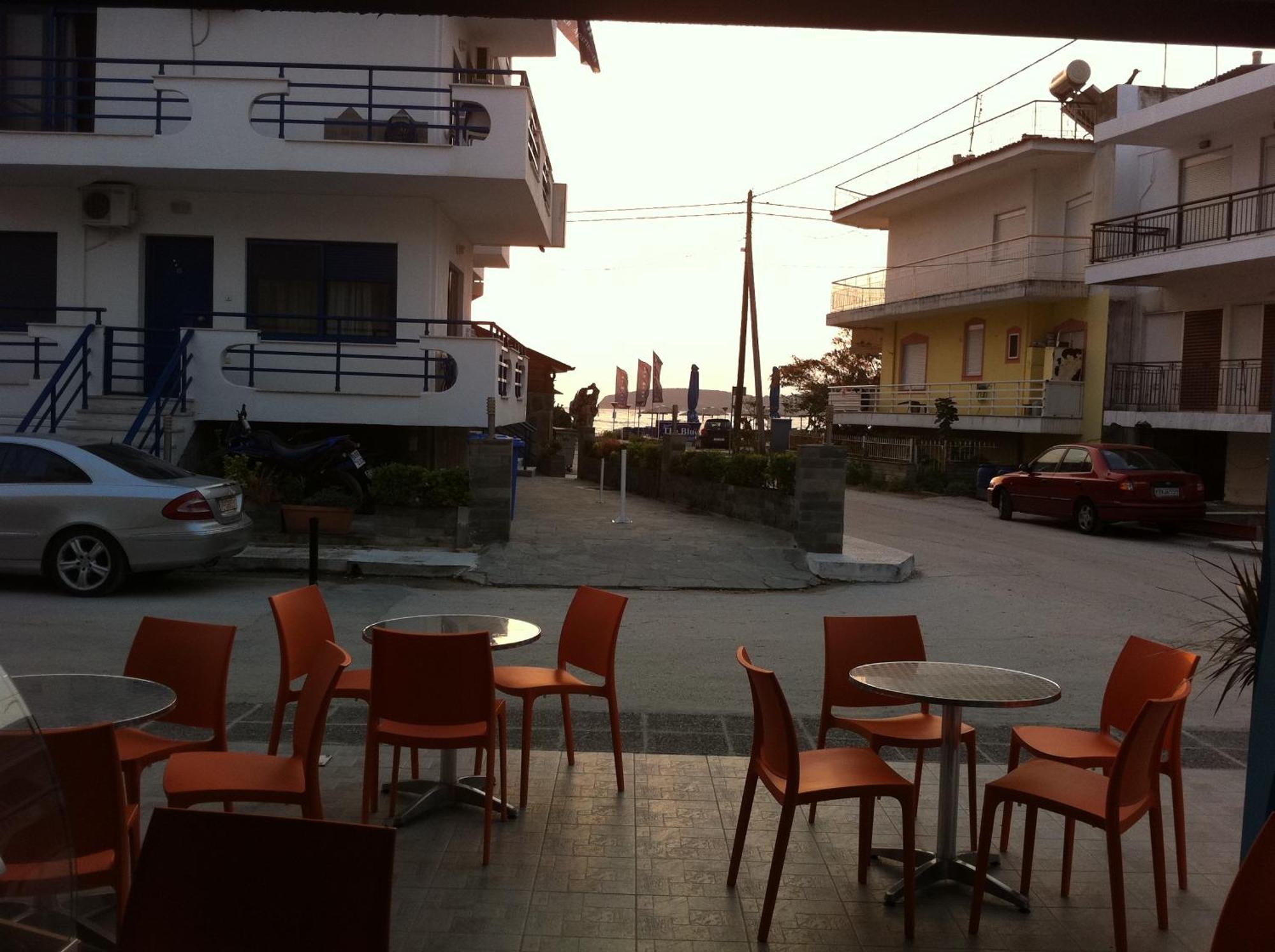 The Blue Beach Apartments Nea Peramos  Exterior photo