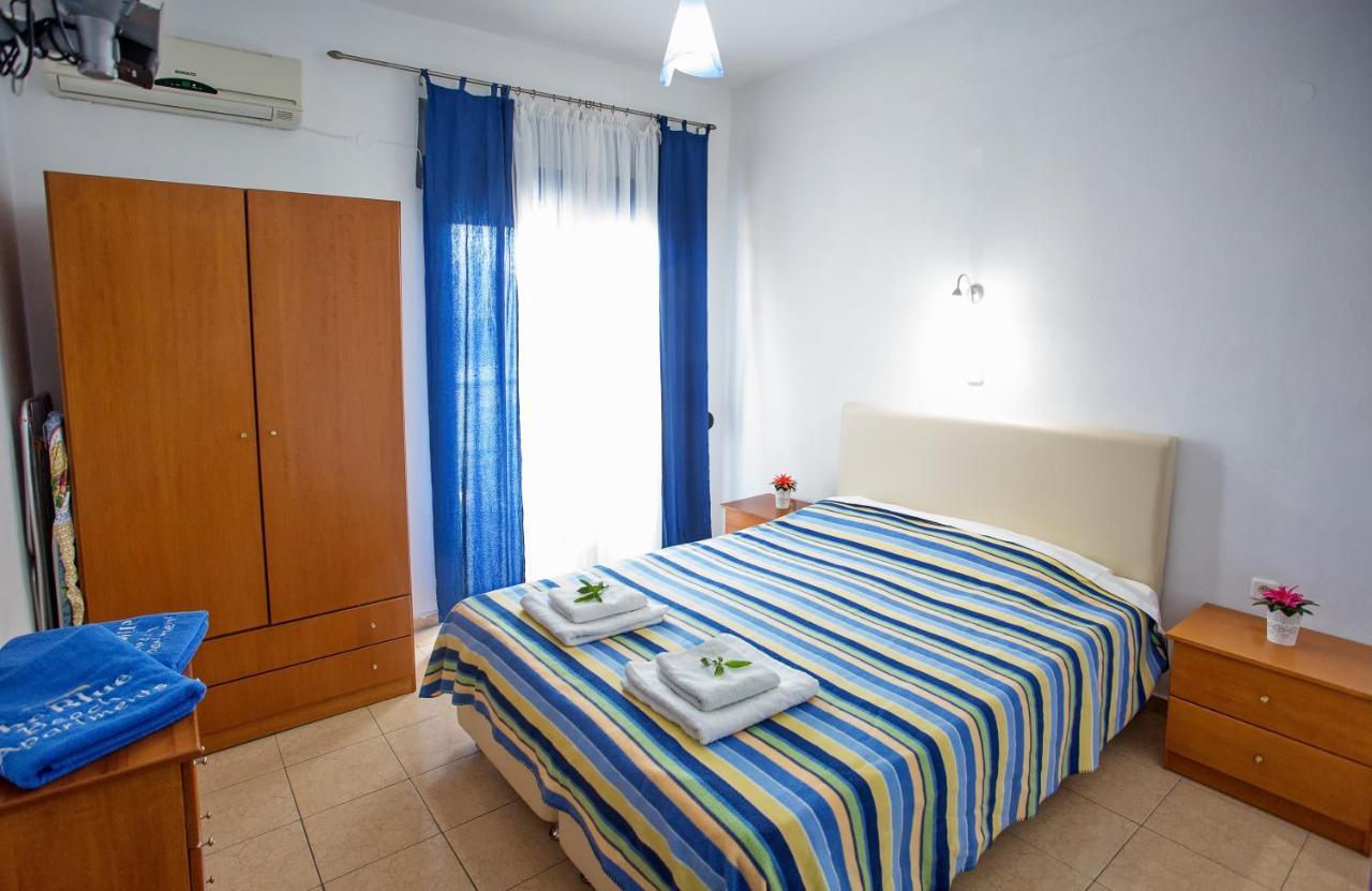 The Blue Beach Apartments Nea Peramos  Exterior photo